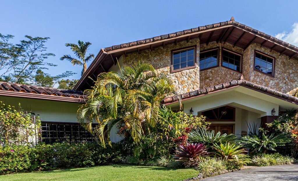 Casa de 2 plantas grande